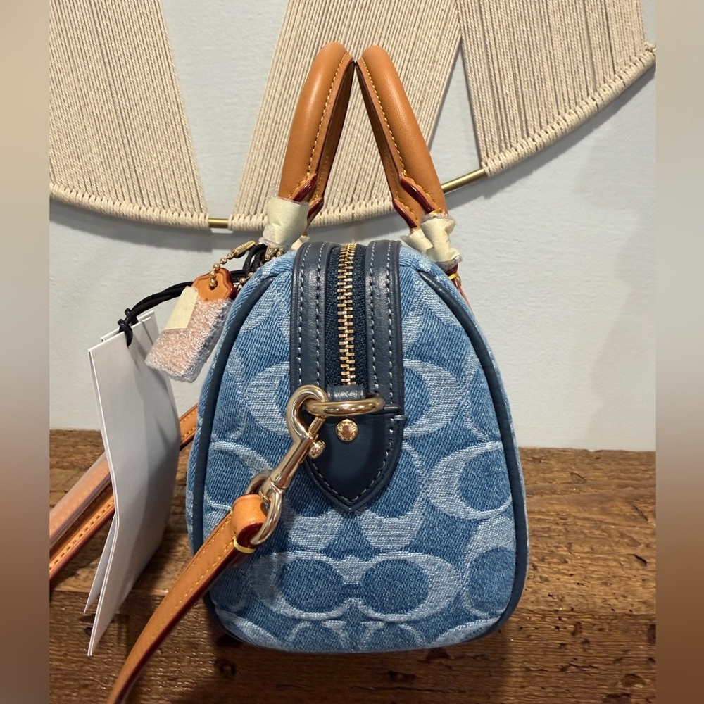 🦋New! Coach! - Picture 6 of 17